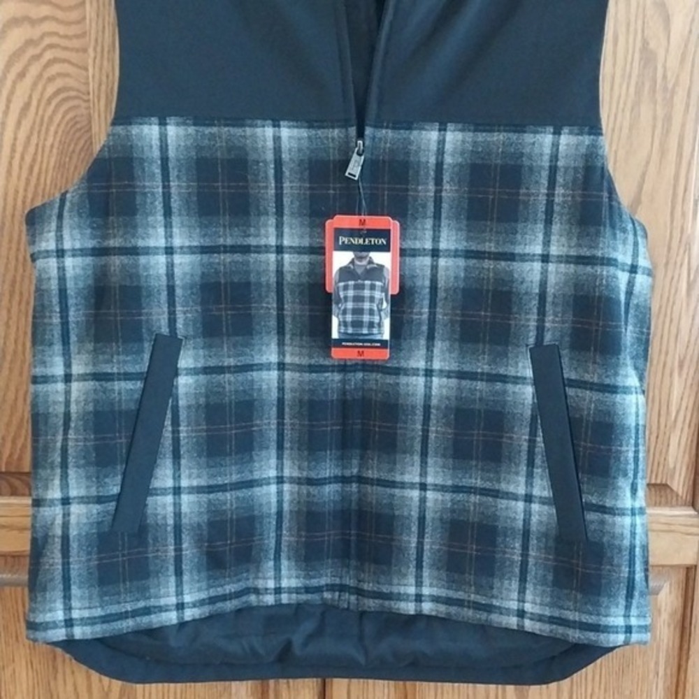 Pendleton NWT Men's Size Medium Black Gray Plaid Full Zip Wool Rich Blend Vest - Picture 7 of 13